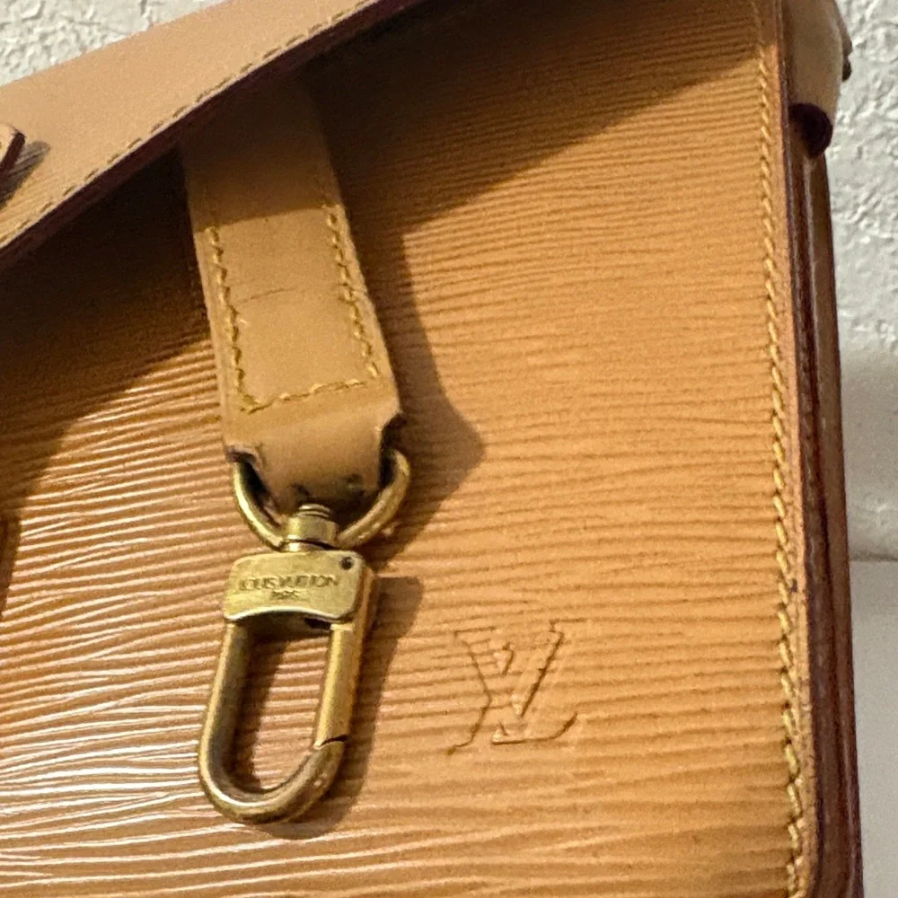 Vintage LV Epi leather - Picture 9 of 12